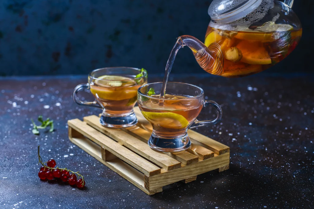 homemade-fruit-berry-tea-with-mint